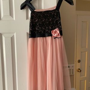 Girls , black lace details upper sleeveless , flowing pink skirt dress